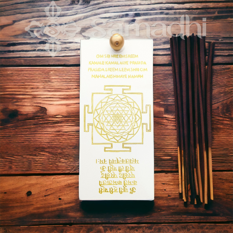 Srí Yantra mandala és mantra gravírozott egyedi kézműves füstölőégető talapzat